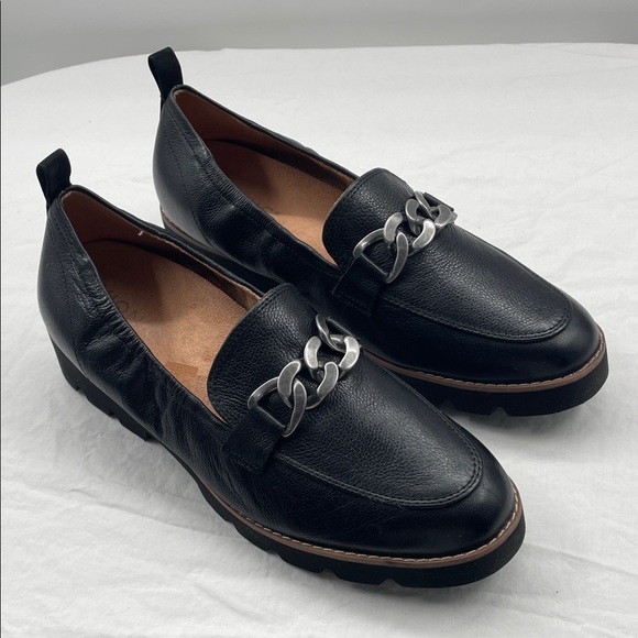 Vionic Black Leather Chain-Trim Loafers - Picture 3 of 16